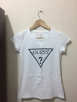 Guess tshirt