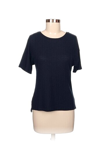 Diğer T-shirt %70 İndirimli.