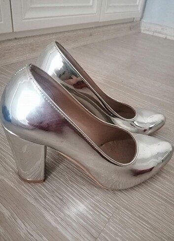 Gümüş parlak abiye ayakkabı 