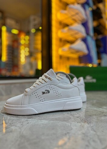 43 Beden beyaz Renk Lacoste