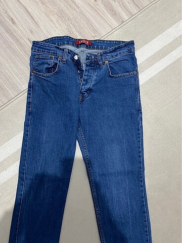34 Beden Levis orjinal sıfır W32 L34