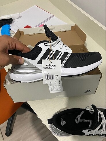 Adidas sıfır acil satılık indirim olur