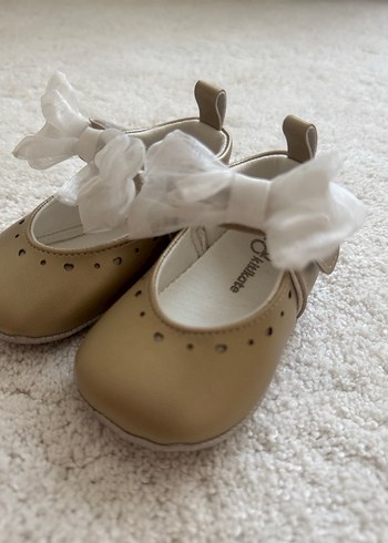 Klasik Fiyonk Detaylı Bej Kız Babet Kitikate - Görsel 3