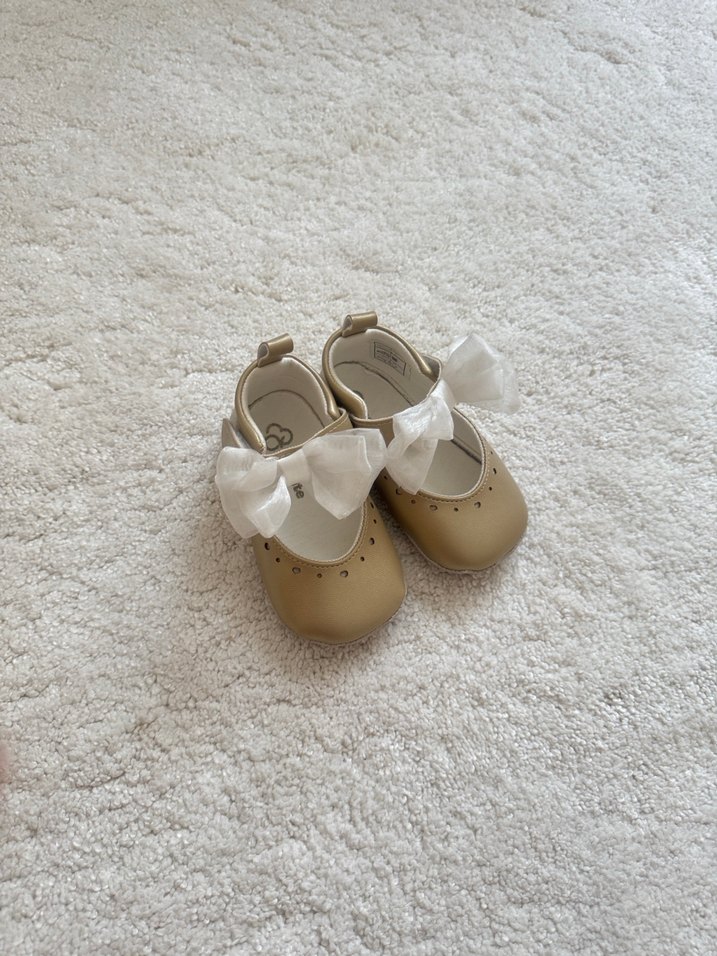 Klasik Fiyonk Detaylı Bej Kız Babet Kitikate - Görsel 2