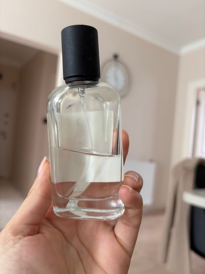 Kadın Parfümü Şişesi 50 ml - Görsel 2