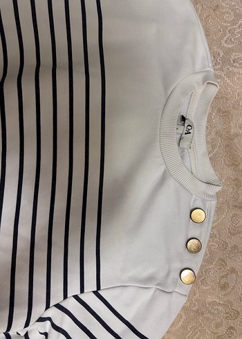 Düğmeli Beyaz Çizgili Kadın Sweatshirt - Görsel 2