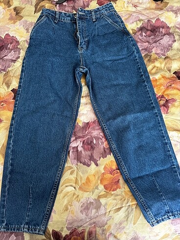 Mom jean boyfriend