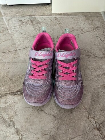35 Beden Skechers çocuk ayakkabısı