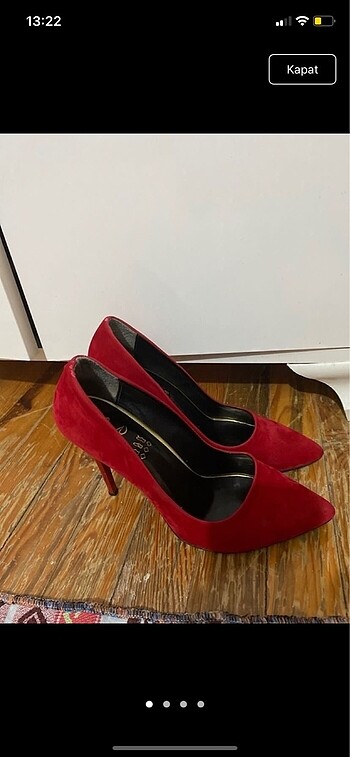 Kırmızı stiletto