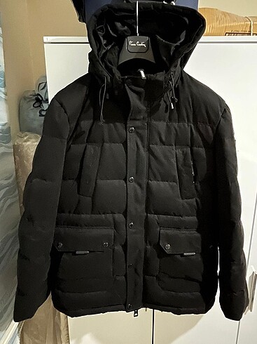 Guess kaz tüyü erkek mont