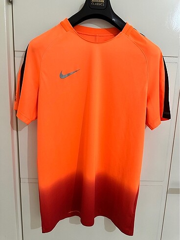Nike antrenman tişörtü