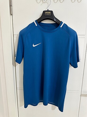 Nike antrenman tişörtü
