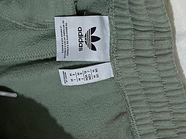 m Beden yeşil Renk Adidas orjinal şort
