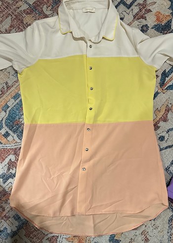Sarı Düğmeli Kısa Kollu Kadın Gömlek - Görsel 2