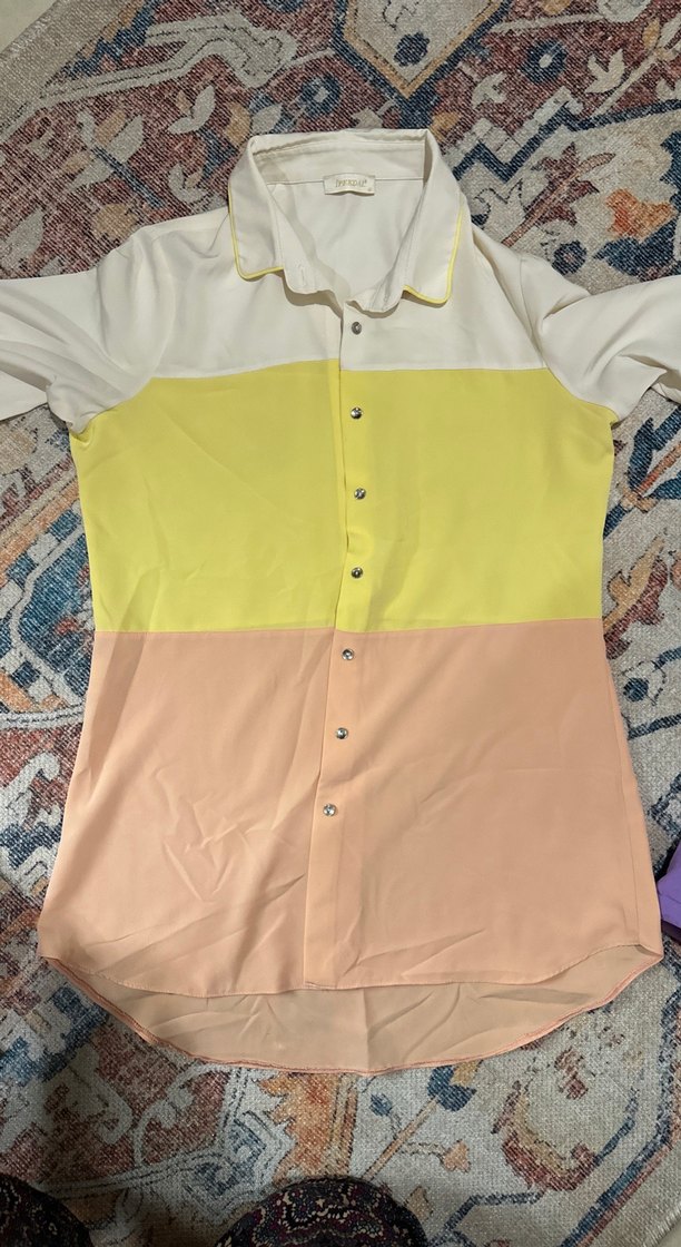 Sarı Düğmeli Kısa Kollu Kadın Gömlek - Görsel 2