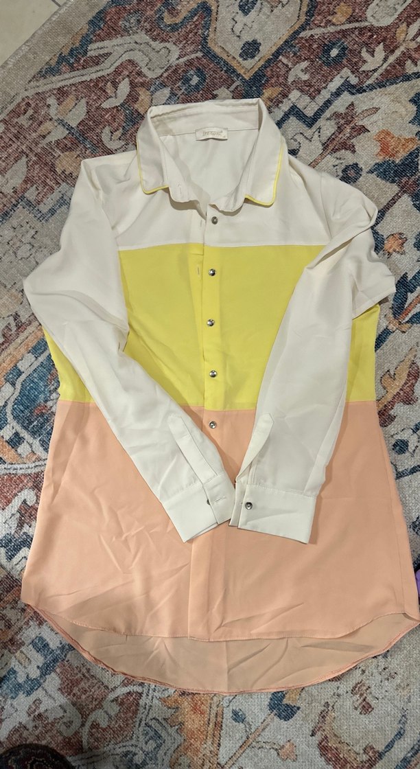 Sarı Düğmeli Kısa Kollu Kadın Gömlek - Görsel 3