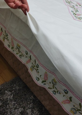 Nakışlı Beyaz Yatak Örtüsü takımı - Görsel 4