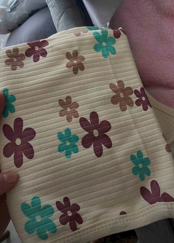 Çiçek Desenli Çocuk Çarşafı ve Yatak Örtüsü - Görsel 2