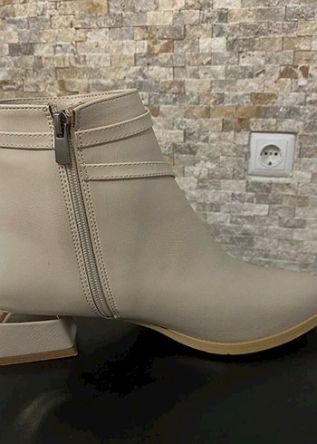 Bej Deri Kadın Topuklu Bot - Görsel 2