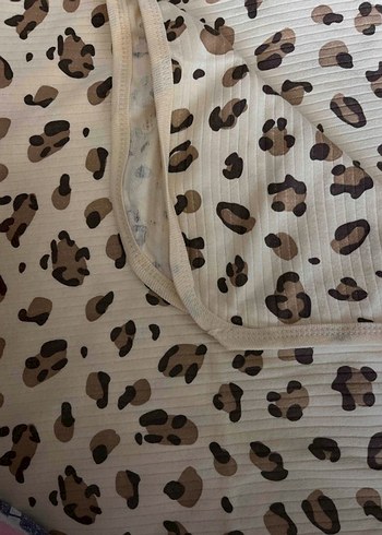 Leopar Desenli Açık Kahverengi Battaniye - Görsel 2