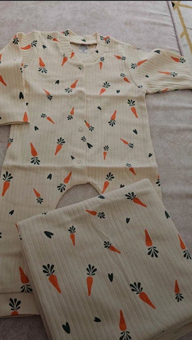 Bebek Kız Örgü Tulum, Baskılı Havuç Desenli - Görsel 2