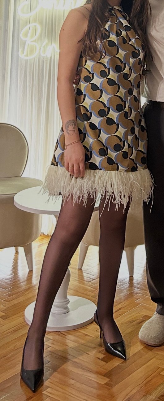 Zara Mini Kolsuz Tüy Detaylı Elbise - Görsel 2