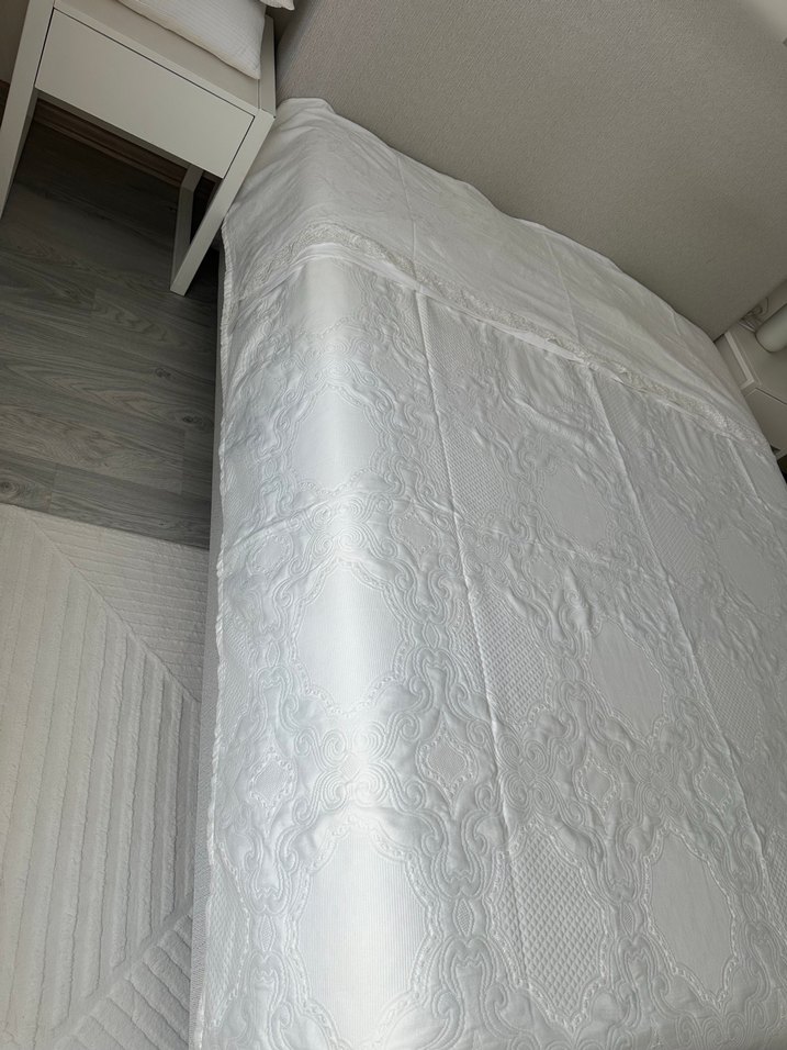 Taç Yatak Örtüsü - Görsel 2