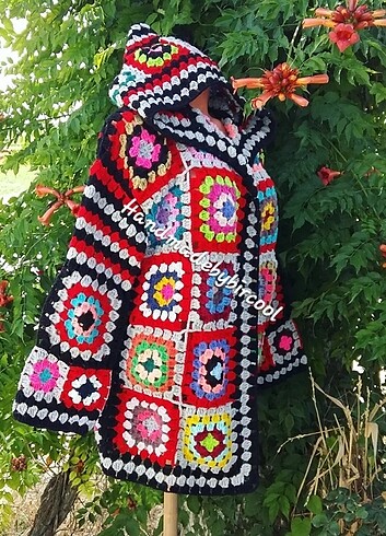 42 Beden El örgüsü motifli kapüşonlu hırka