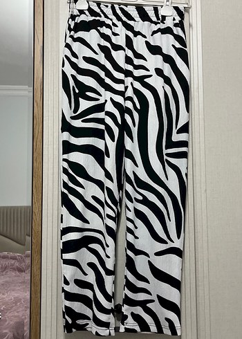 l Beden beyaz Renk Zebra Desenli Kadın Uzun Kollu takım