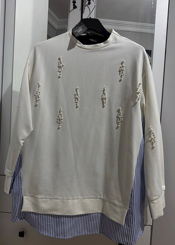 LC Waikiki Boncuk İşlemeli Beyaz Uzun Kollu Sweatshirt