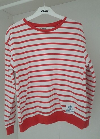 11-12 Yaş Beden kırmızı Renk Lc waikiki sweatshirt