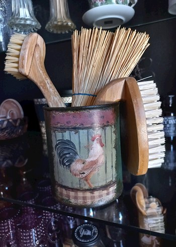 Ahşap Mutfak Fırçaları ve teneke kutu - Görsel 3