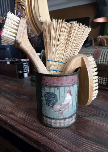 Ahşap Mutfak Fırçaları ve teneke kutu - Görsel 4