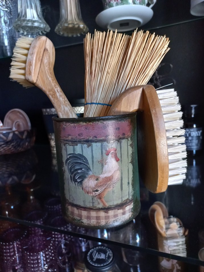 Ahşap Mutfak Fırçaları ve teneke kutu - Görsel 3