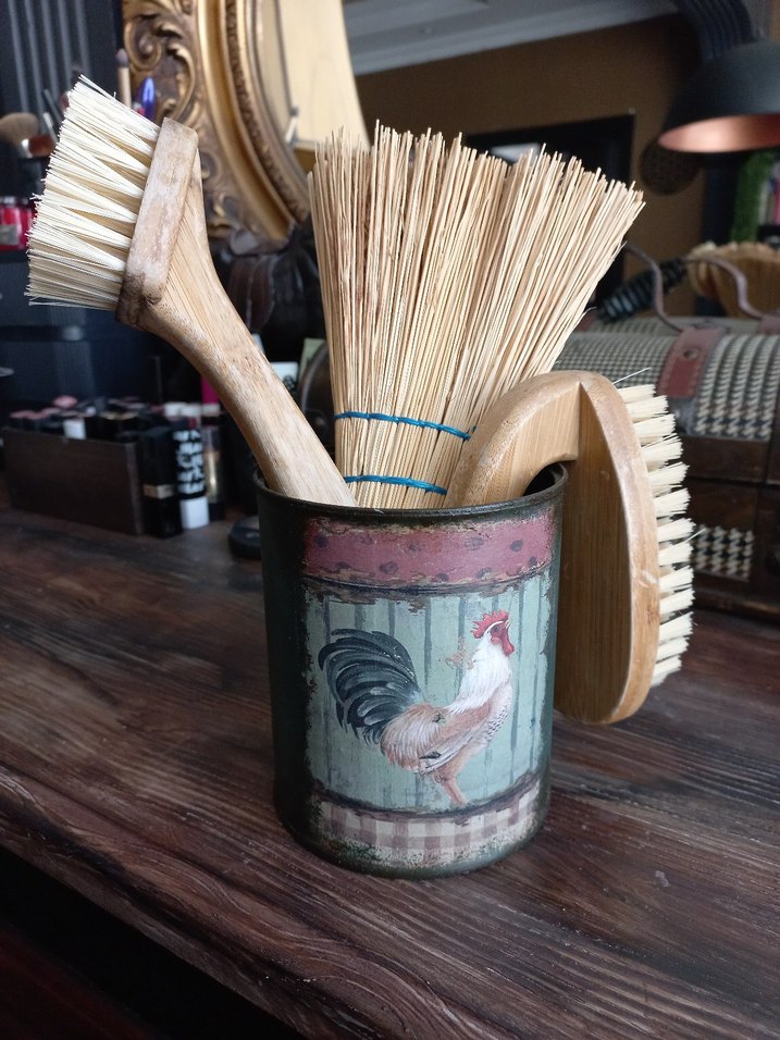 Ahşap Mutfak Fırçaları ve teneke kutu - Görsel 4