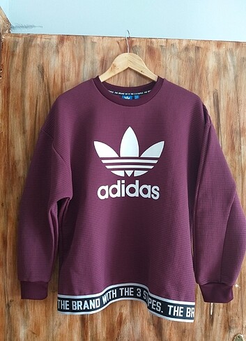 Adidas tshirt sweatshirt