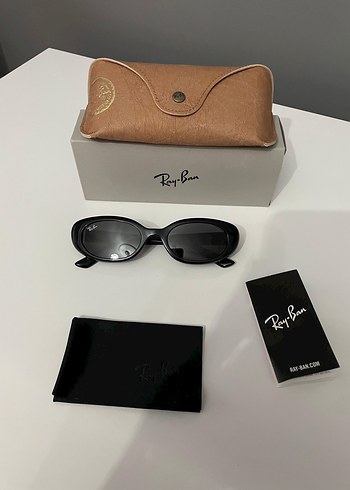 Beden Ray-Ban Siyah Parlak Kadın Güneş Gözlüğü