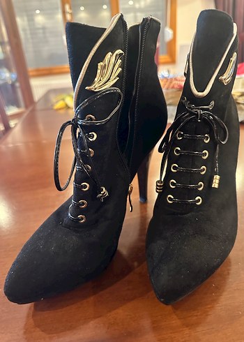 Siyah altın toka detaylı Süet Topuklu Bot - Görsel 4