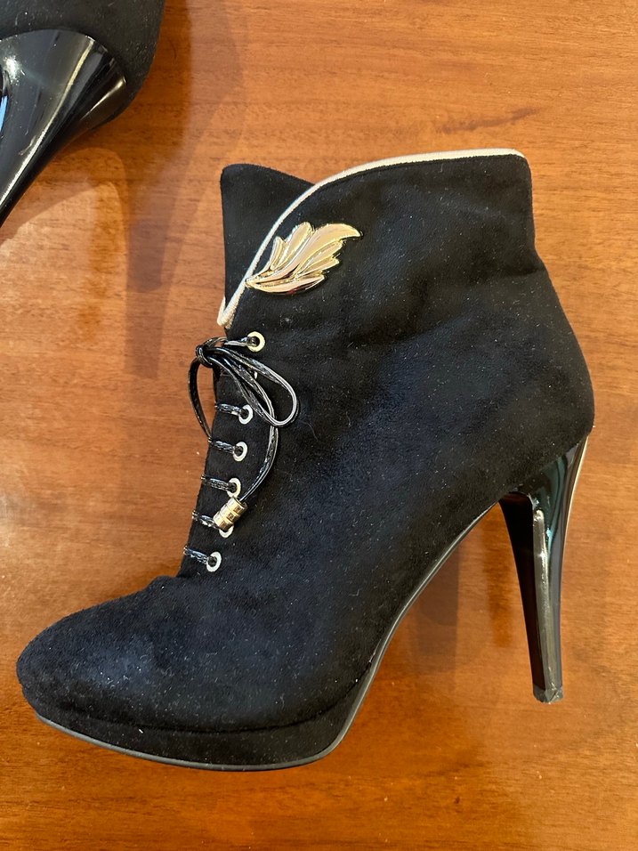 Siyah altın toka detaylı Süet Topuklu Bot - Görsel 2