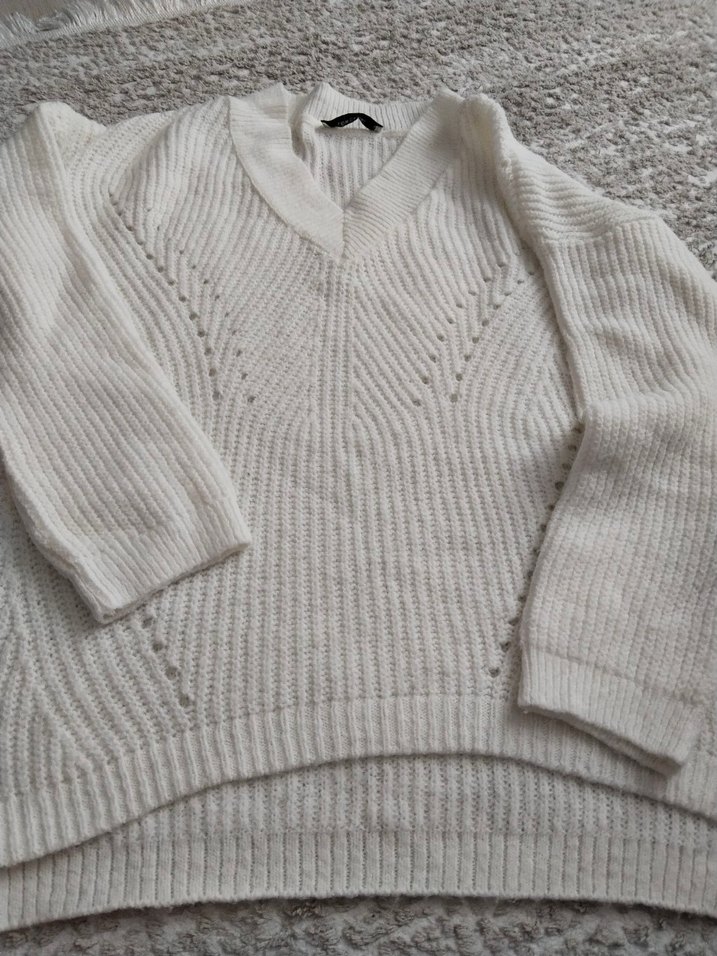 V Yaka Beyaz Triko Kadın Kazak - Görsel 3