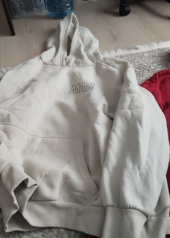 Kırmızı Kapüşonlu Nakışlı Kadın Sweatshi - Görsel 6