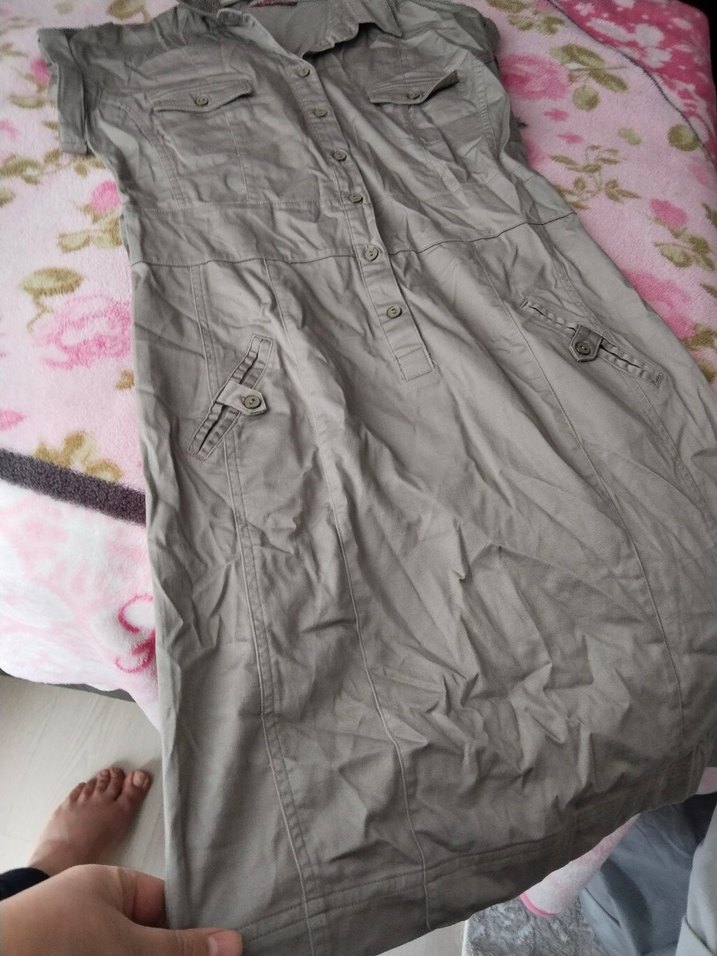 Gri Düğmeli Kolsuz Kadın kıza elbise  dolapta buruşuk sıfır - Görsel 2