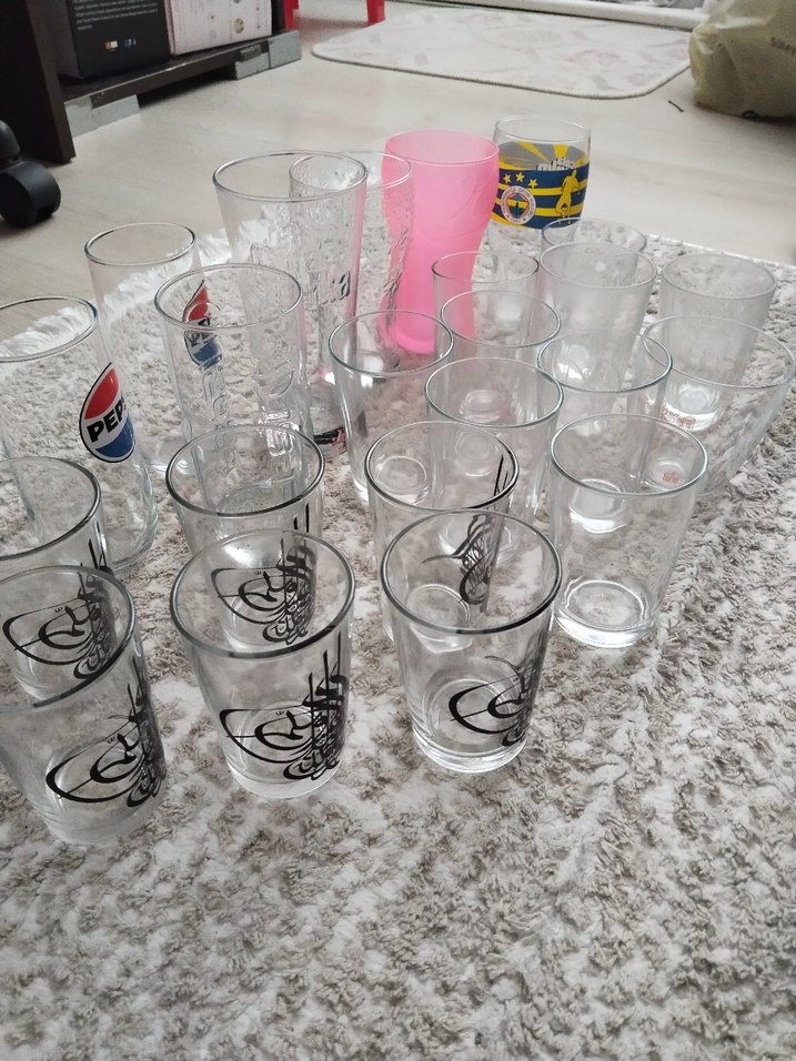 Çeşitli Desenli Bardak Seti 20 taneye yakın - Görsel 3