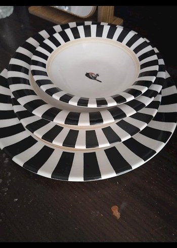 Siyah Beyaz Çizgili Tabak Seti 24 parça sıfır - Görsel 2