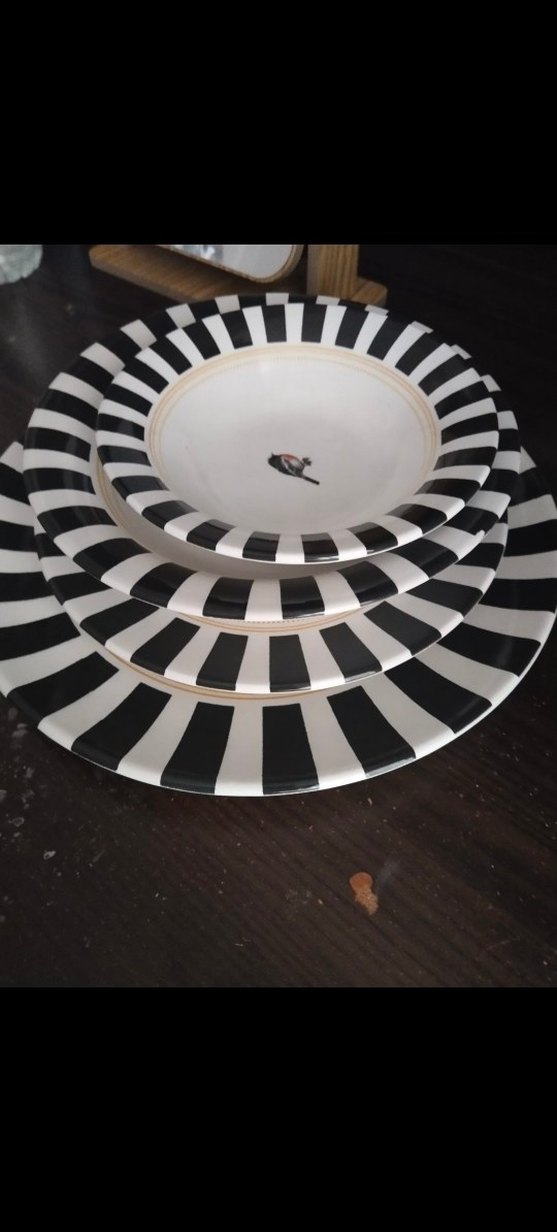 Siyah Beyaz Çizgili Tabak Seti 24 parça sıfır - Görsel 2