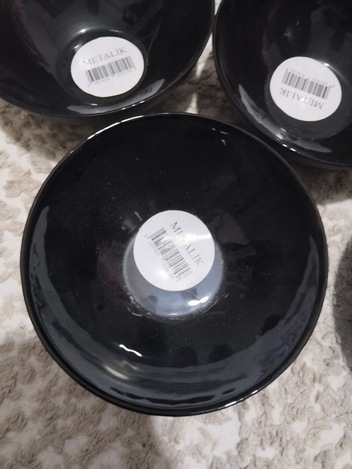 Siyah 12 'li i Kase Seti 3 tanesinde biraz soyun ma var - Görsel 2