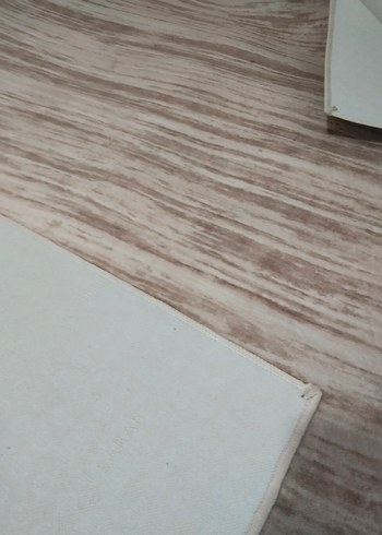 Sarar 4 metre kara halı sarar yırtık sökük yok öğrenc bekarlarad uygun