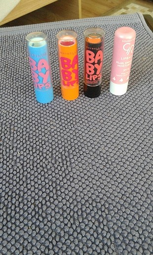 Baby Lips dudak kremi