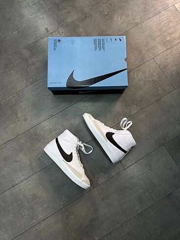 40 Beden beyaz Renk NIKE BLAZER MID7
