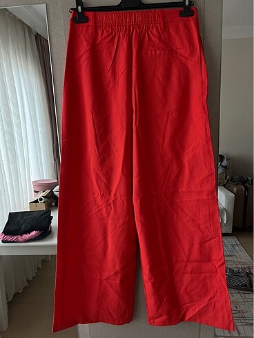 BERSHKA pantolon